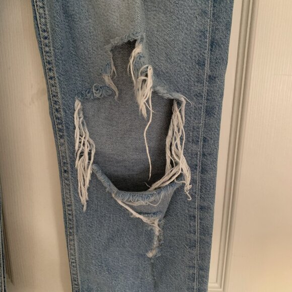 Distressed Boyfriend Jean - Picture 5 of 10